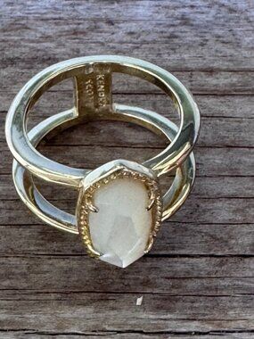 Kendra Scott Ring Womens Size 7 Gold Tone Ivory Stone Statement Cocktail Jewelry